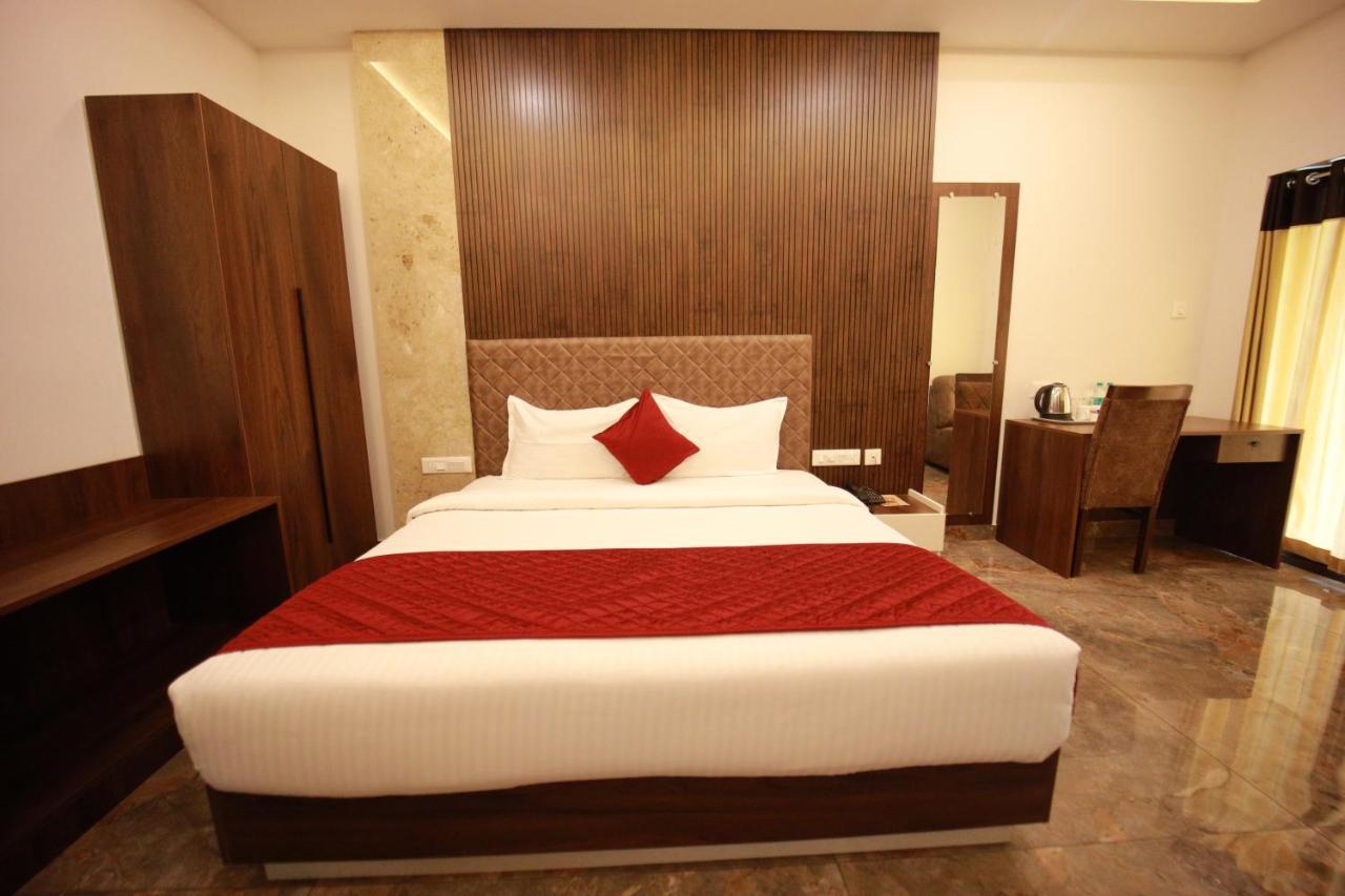 Bliss Regency Business Hotel Palakkad Dış mekan fotoğraf