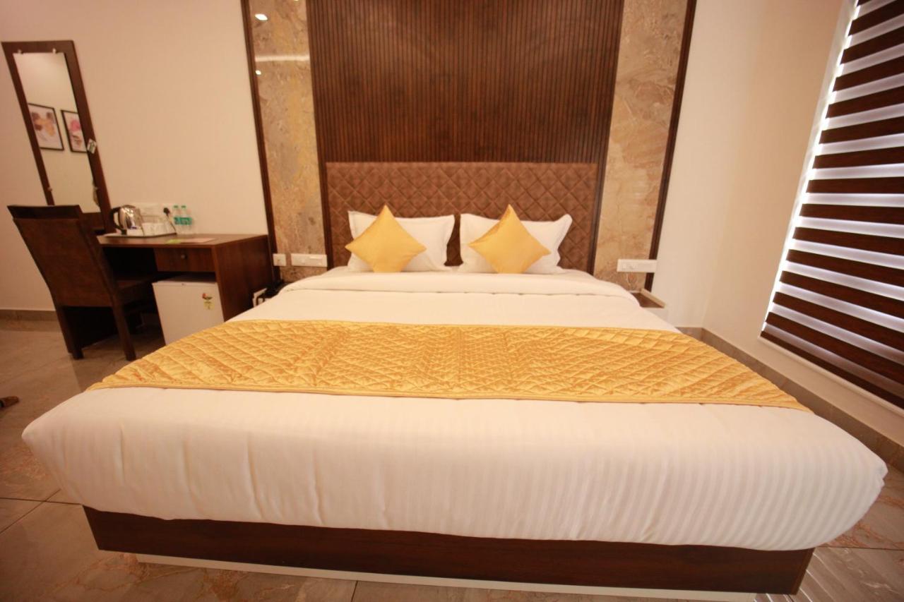 Bliss Regency Business Hotel Palakkad Dış mekan fotoğraf